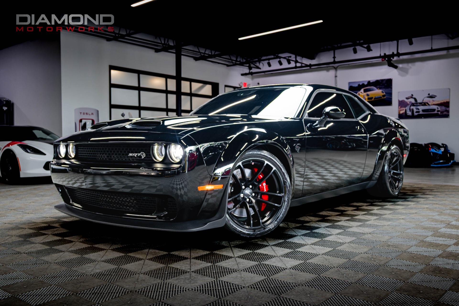 Pitch Black Clear Coat 2020 Dodge Challenger Coupe Rear-Wheel Drive 8-Speed Automatic