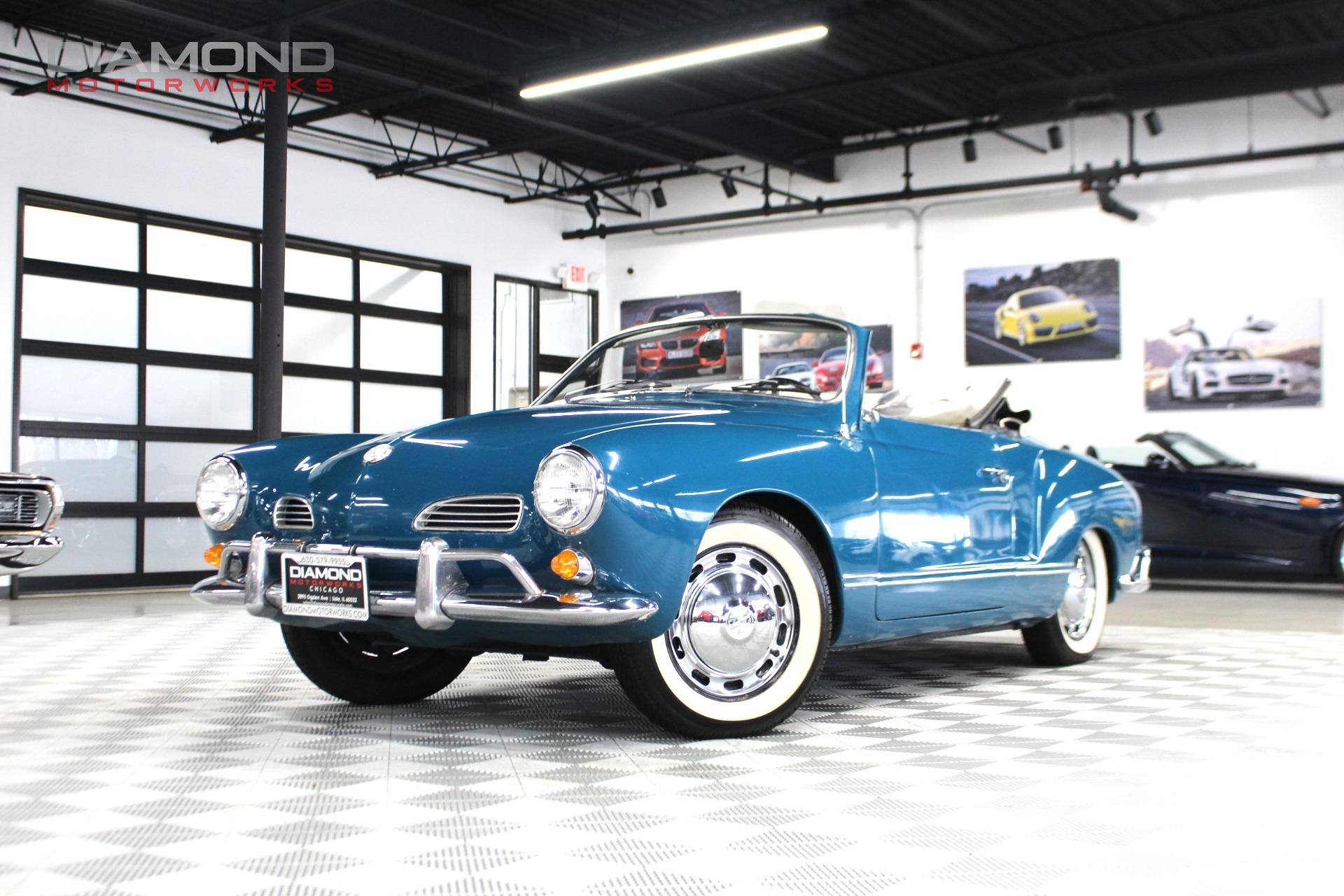 ロードシグネチャー　Volkswagen 1966 Karmann-Ghia 1966 Volkswagen Karmann Ghia Blue Metallic with White Top 1