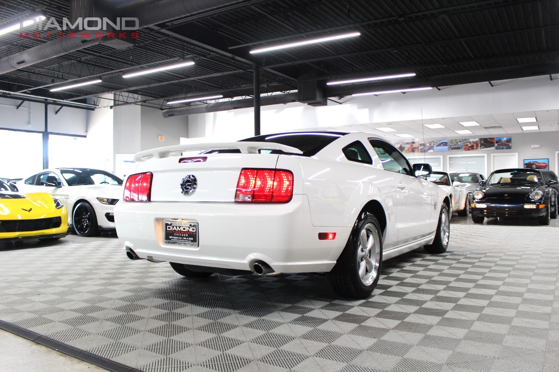 Used-2009-Ford-Mustang-GT-Deluxe