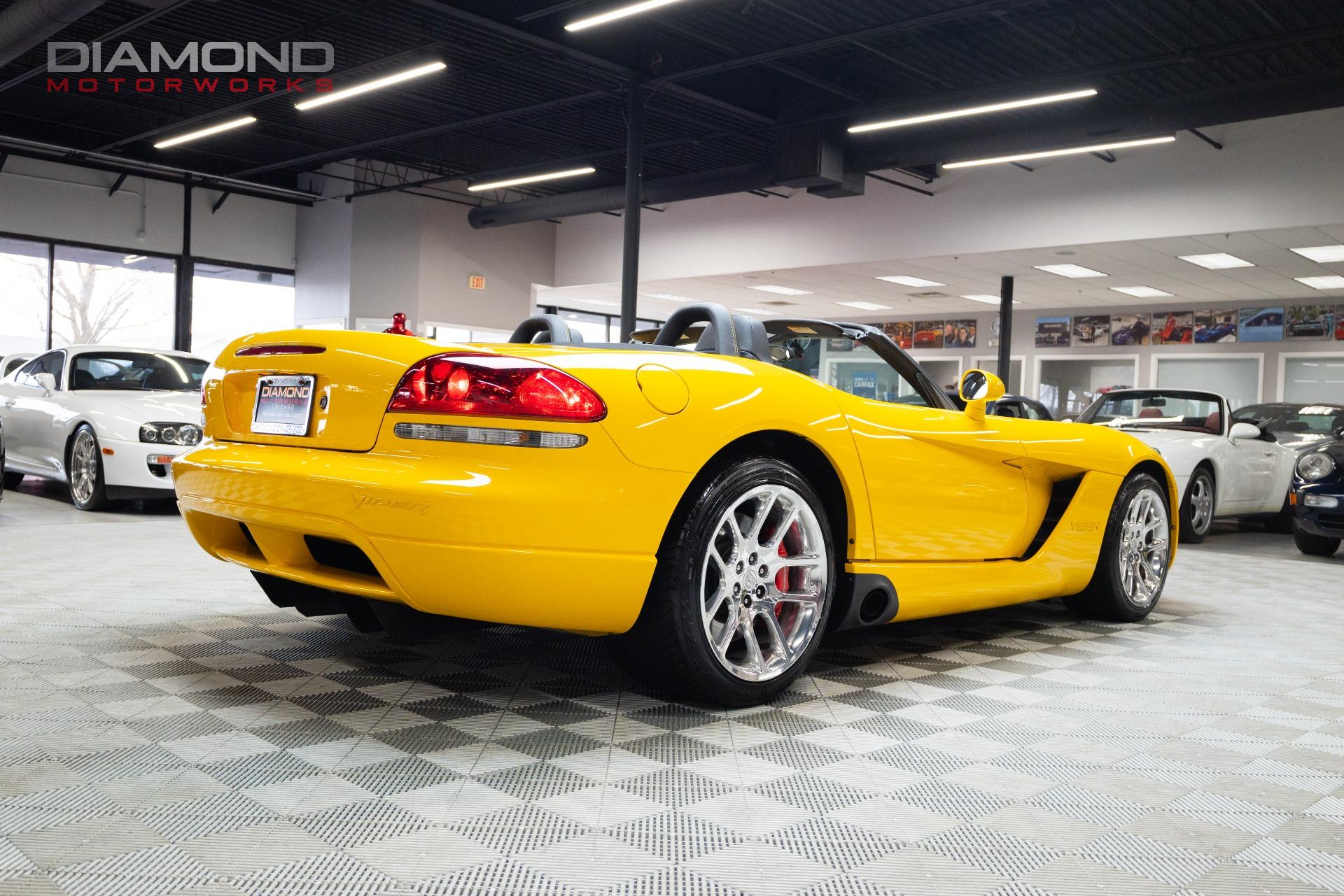 Used-2005-Dodge-Viper-SRT-10