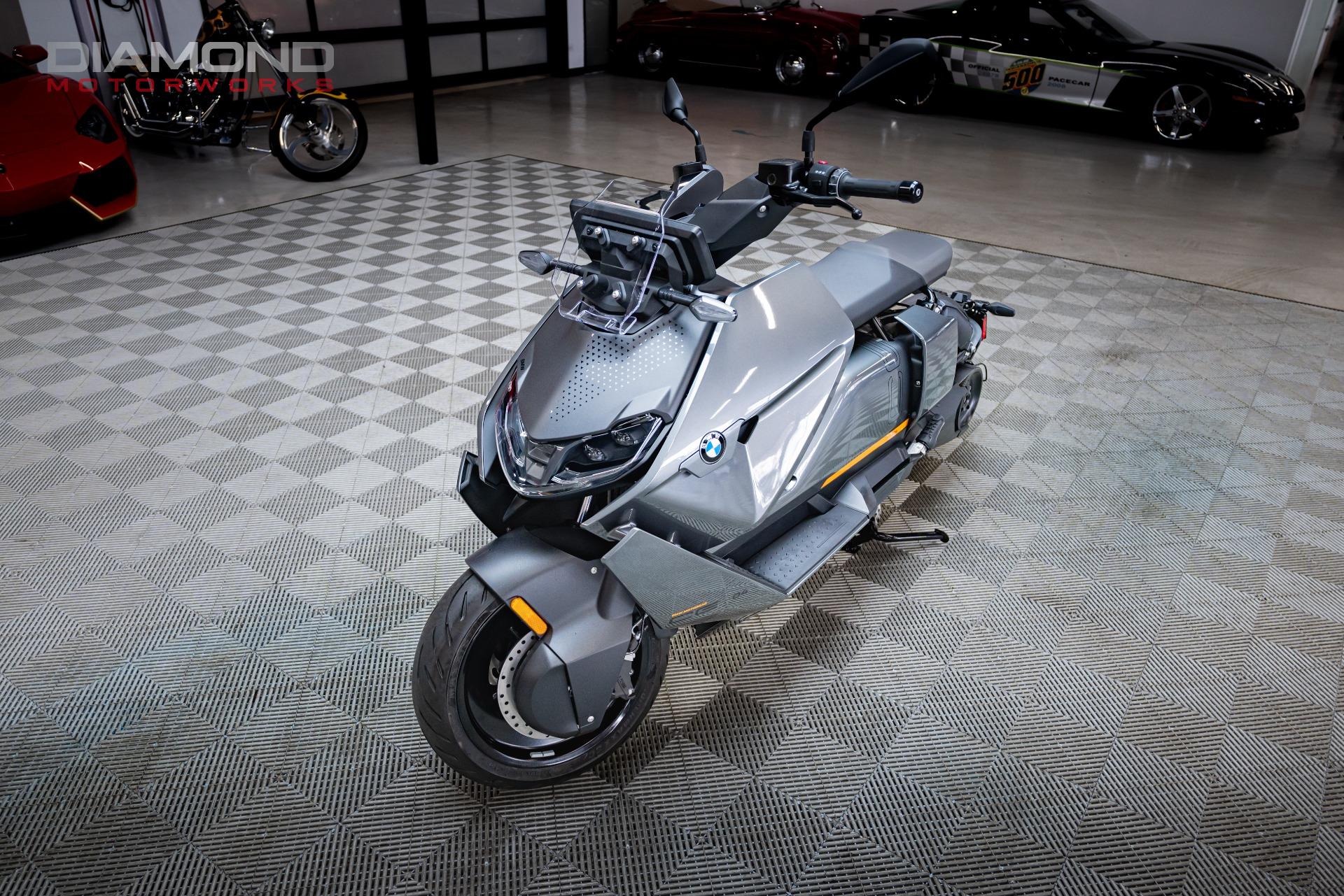Used-2022-BMW-CE-04