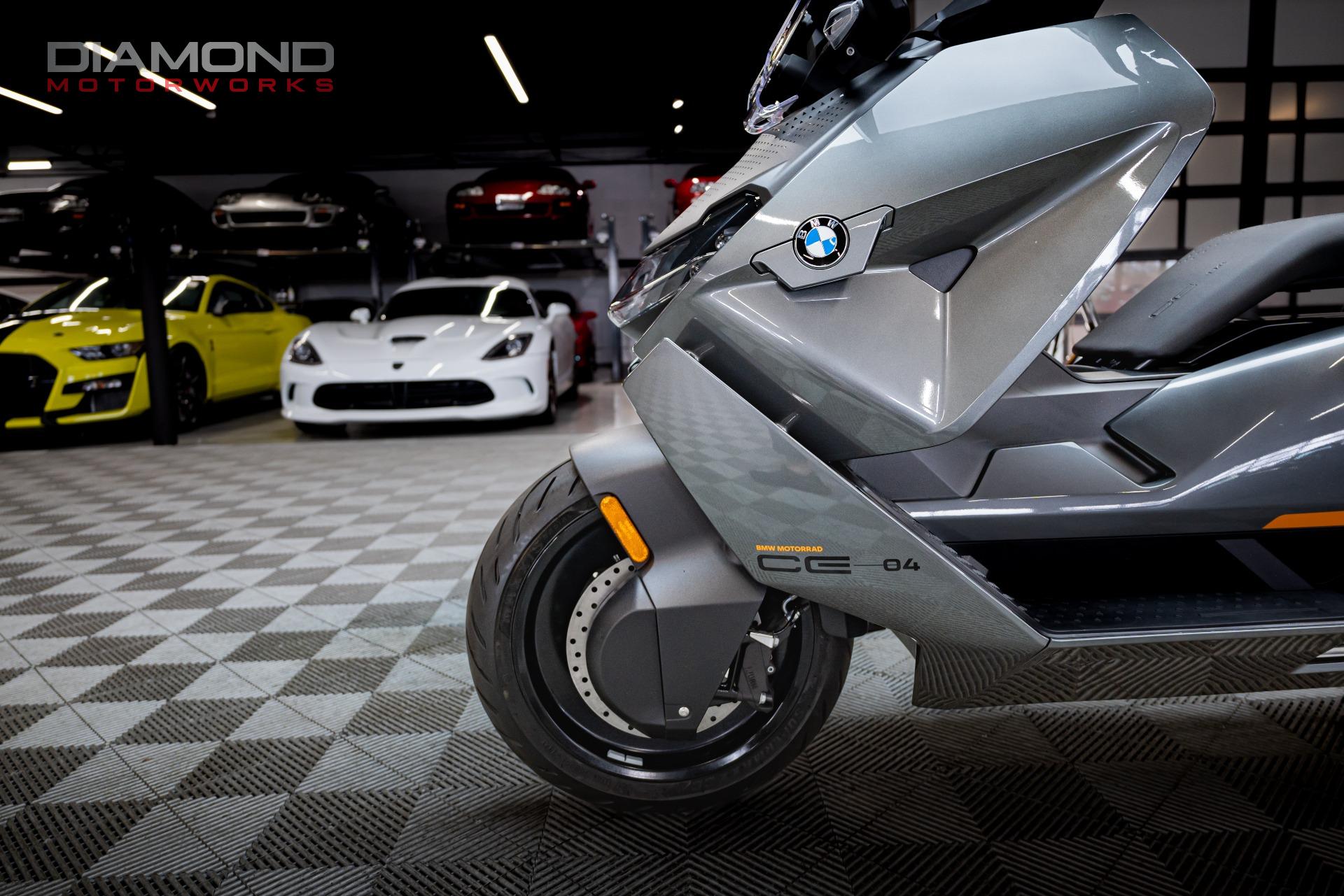 Used-2022-BMW-CE-04