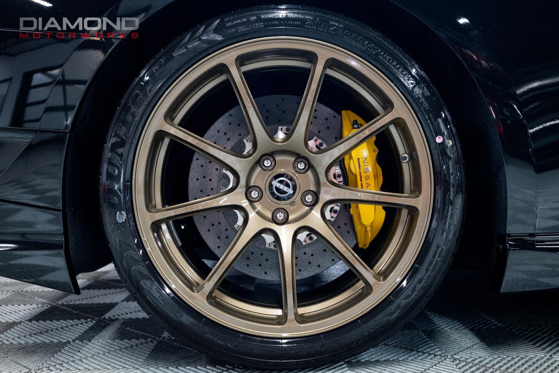 LB★WORKS Nissan GT-R ブラック w/銅色ホイール Nissan GT-R |
