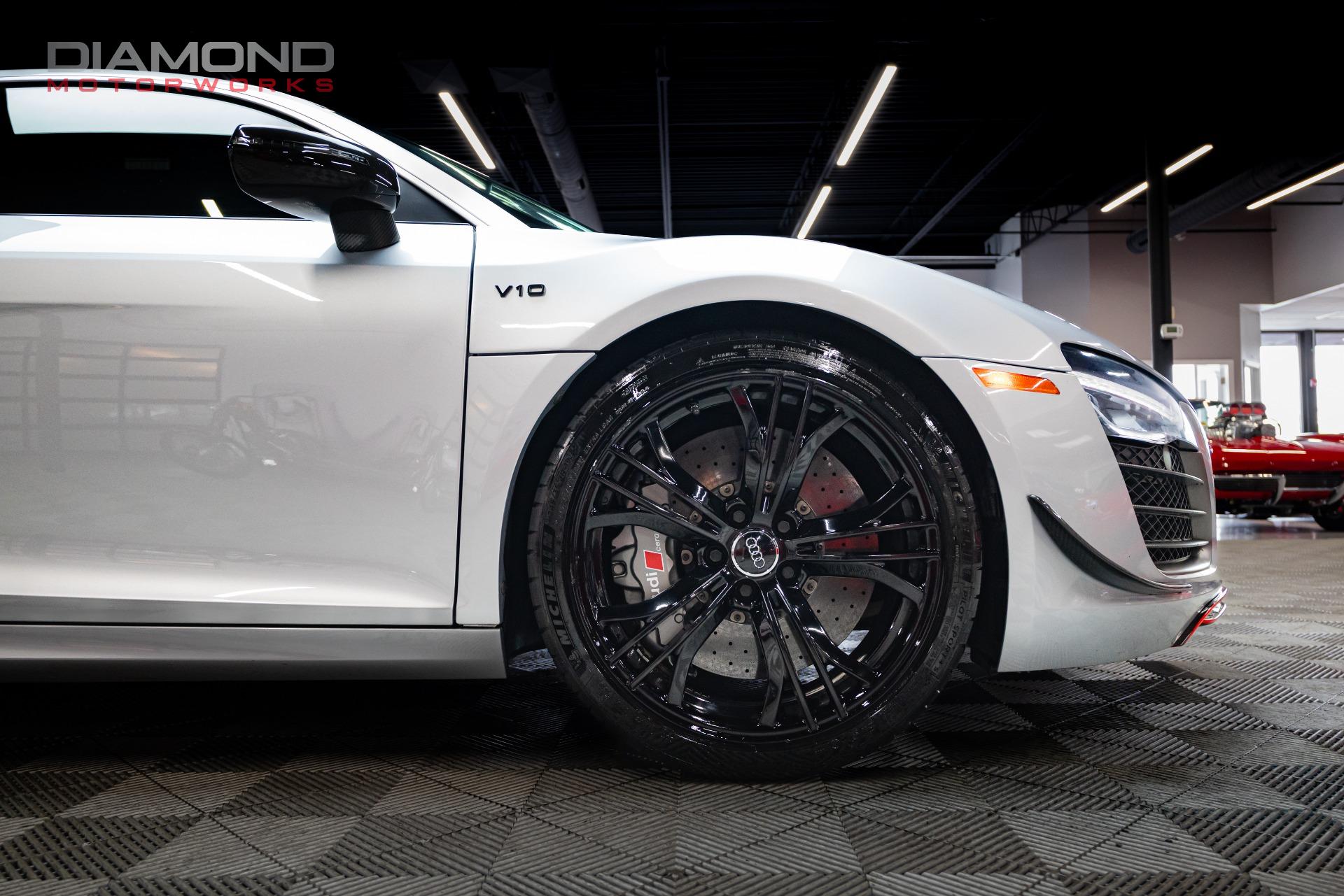 White Out R8 White R8 V10 Plus