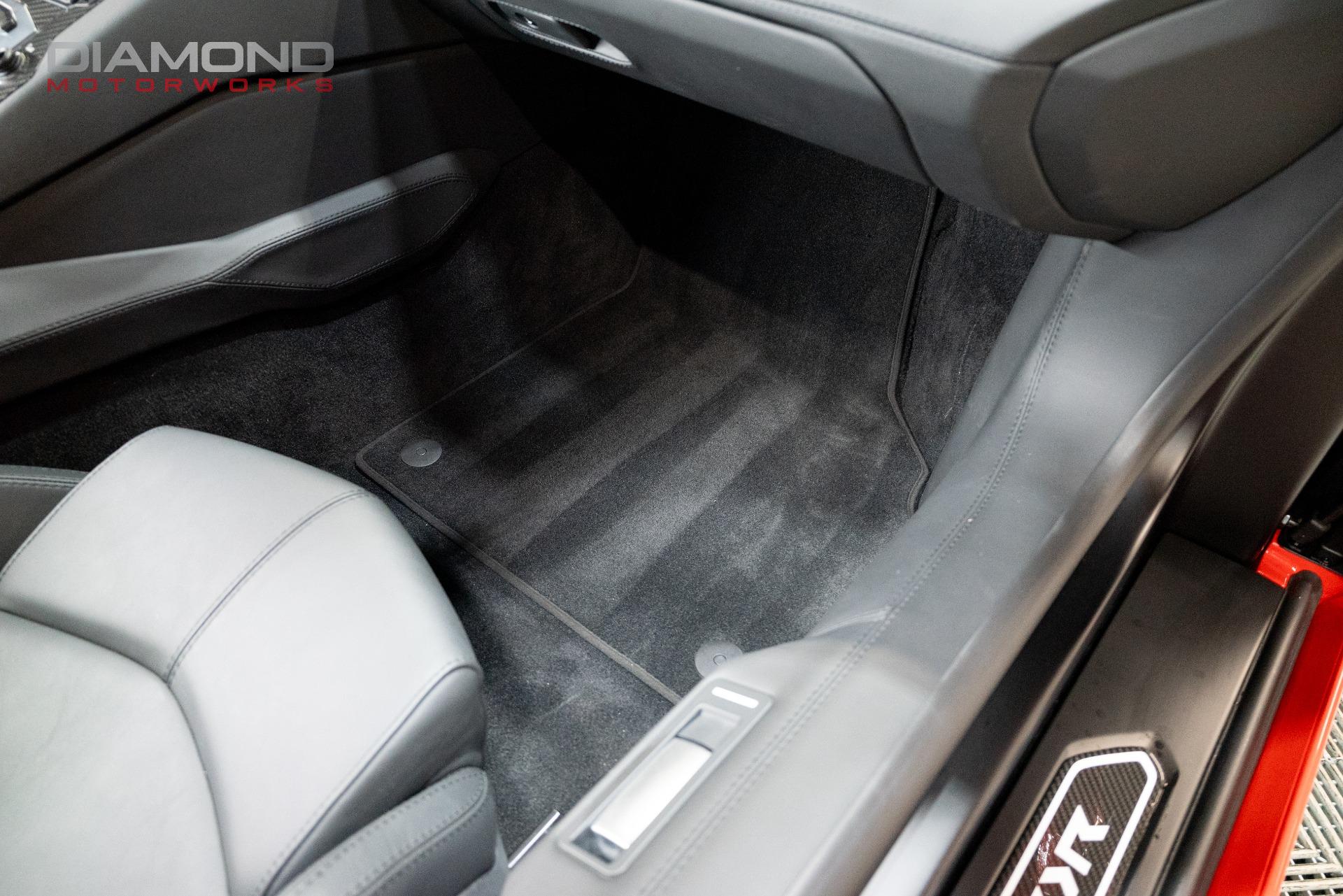 2017 LAMBORGHINI AVENTADOR - Image 103