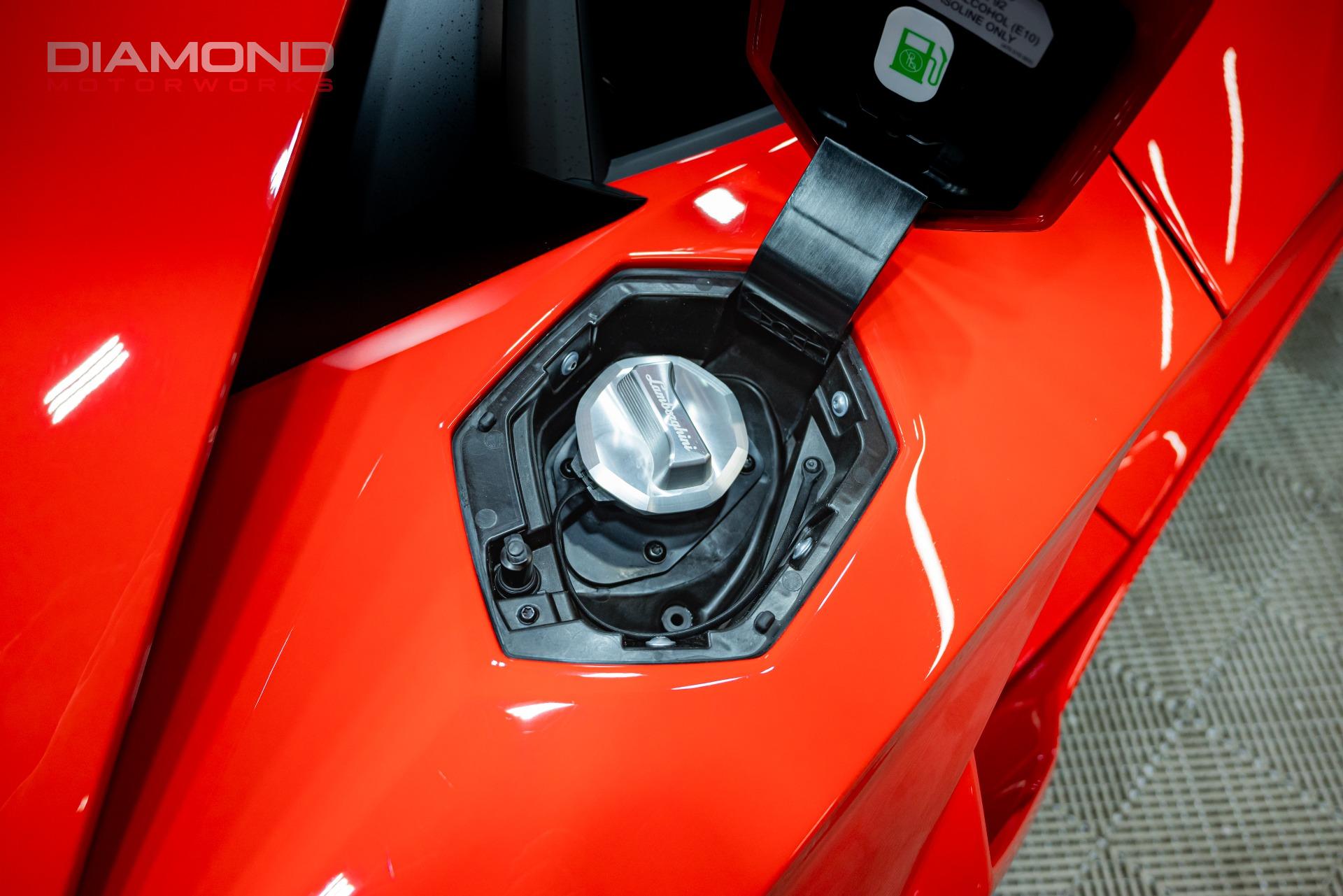 2017 LAMBORGHINI AVENTADOR - Image 110