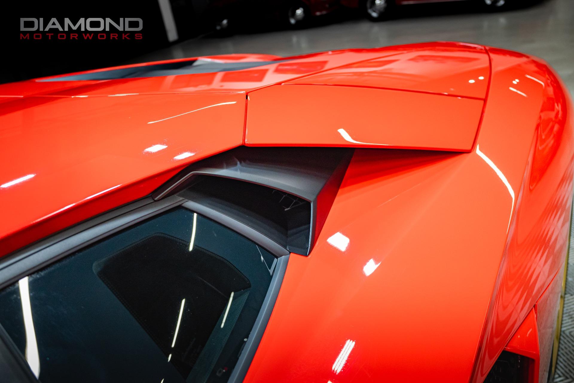 2017 LAMBORGHINI AVENTADOR - Image 111