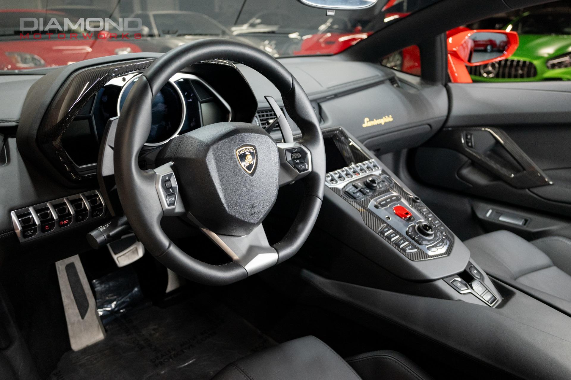 2017 LAMBORGHINI AVENTADOR - Image 13