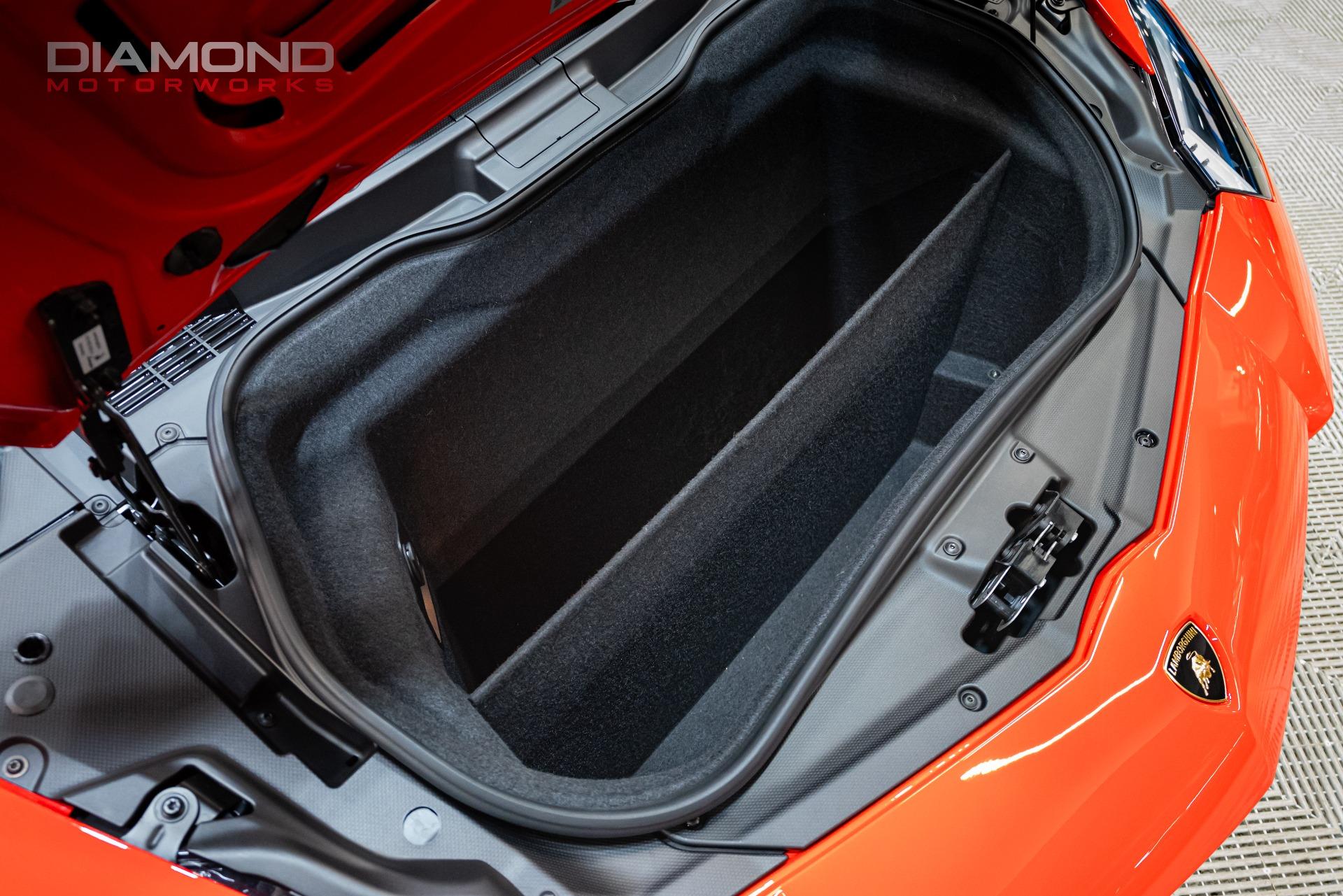 2017 LAMBORGHINI AVENTADOR - Image 120