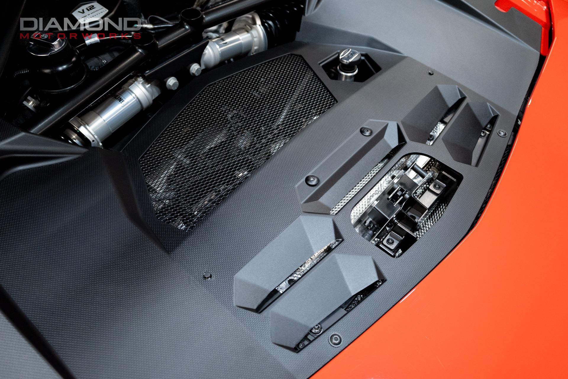 2017 LAMBORGHINI AVENTADOR - Image 124