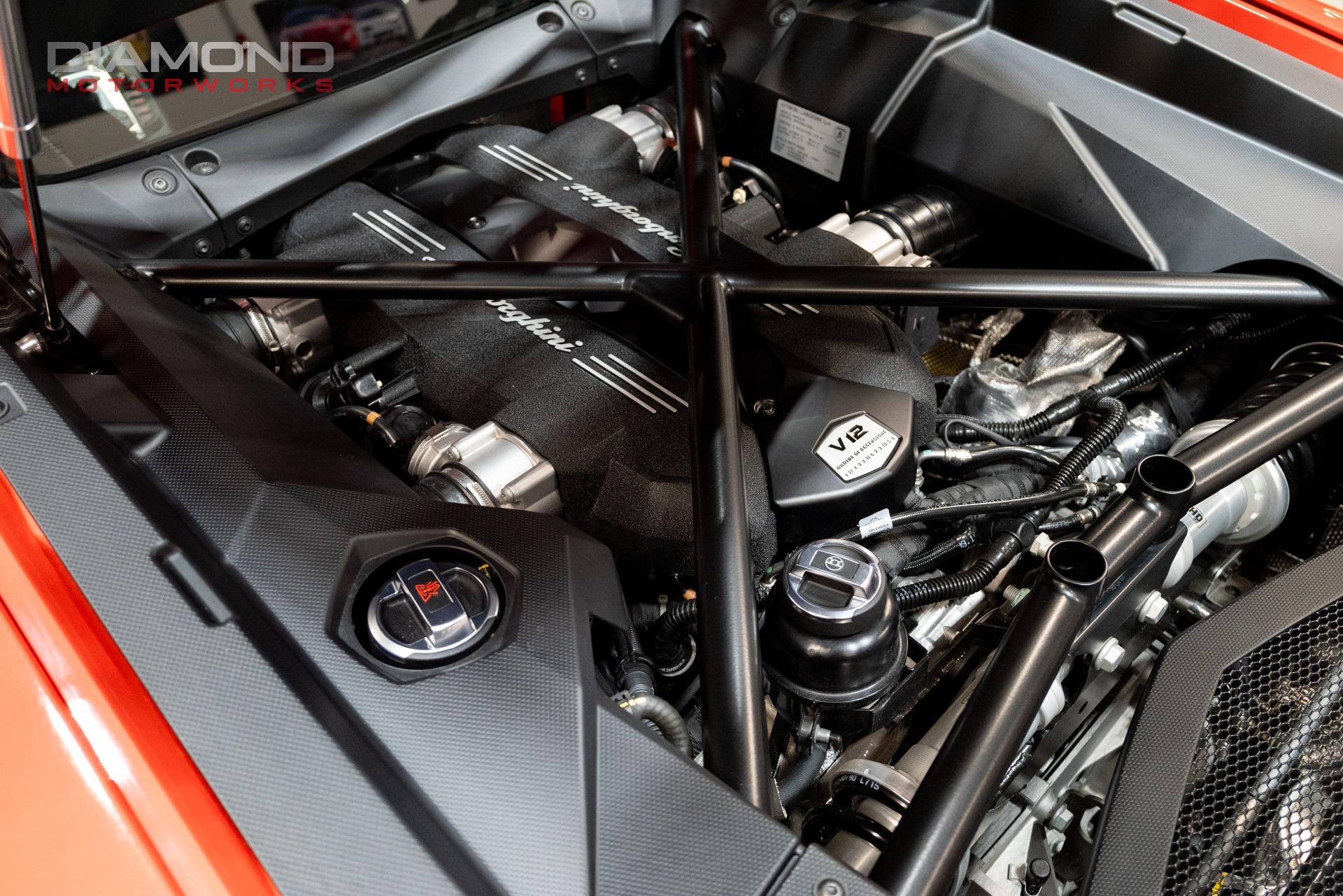 2017 LAMBORGHINI AVENTADOR - Image 126