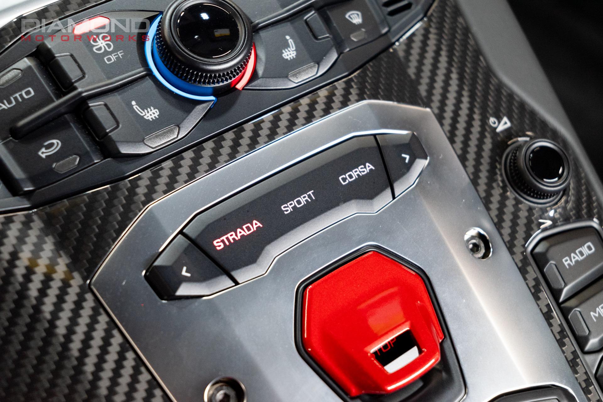 2017 LAMBORGHINI AVENTADOR - Image 18