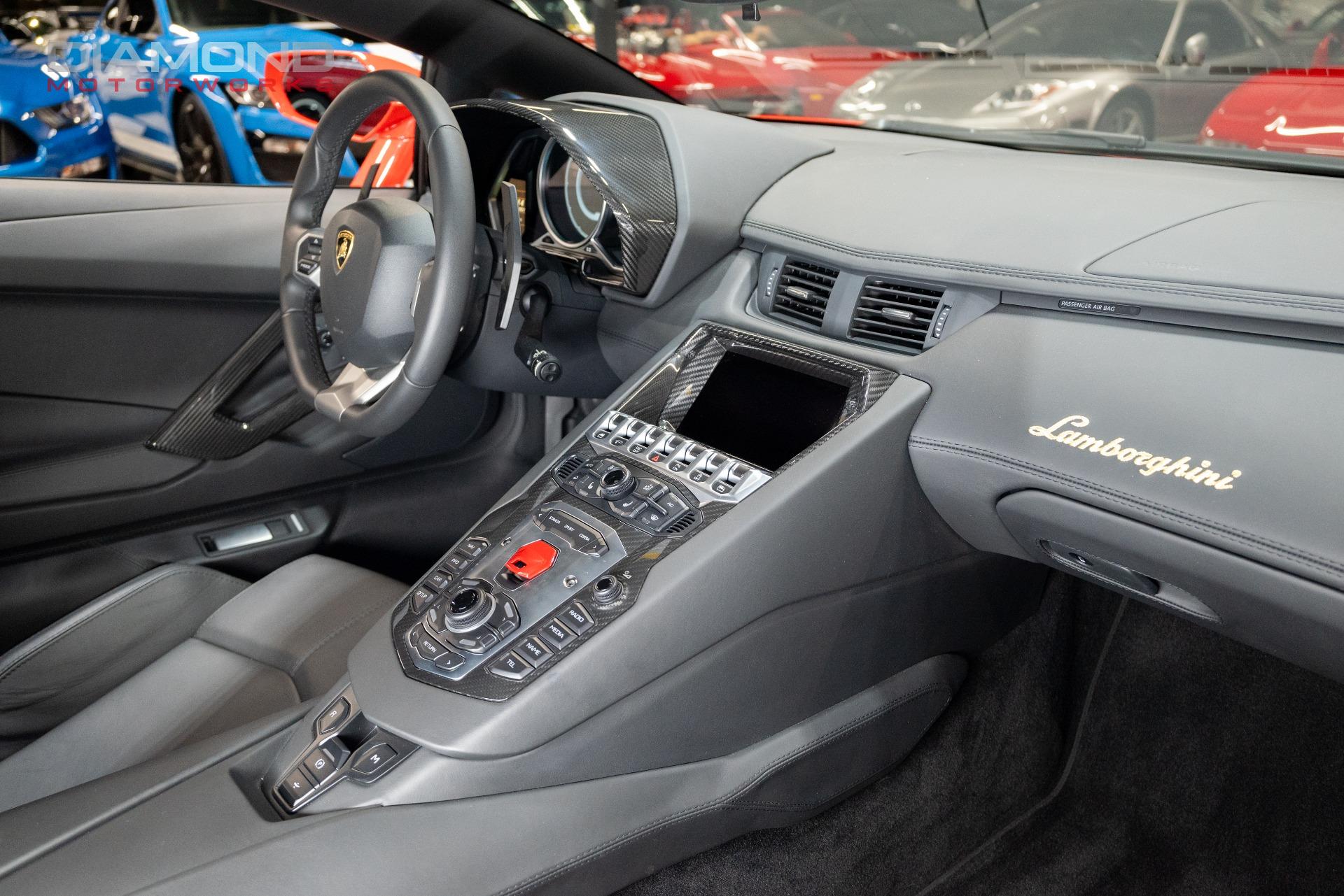 2017 LAMBORGHINI AVENTADOR - Image 20