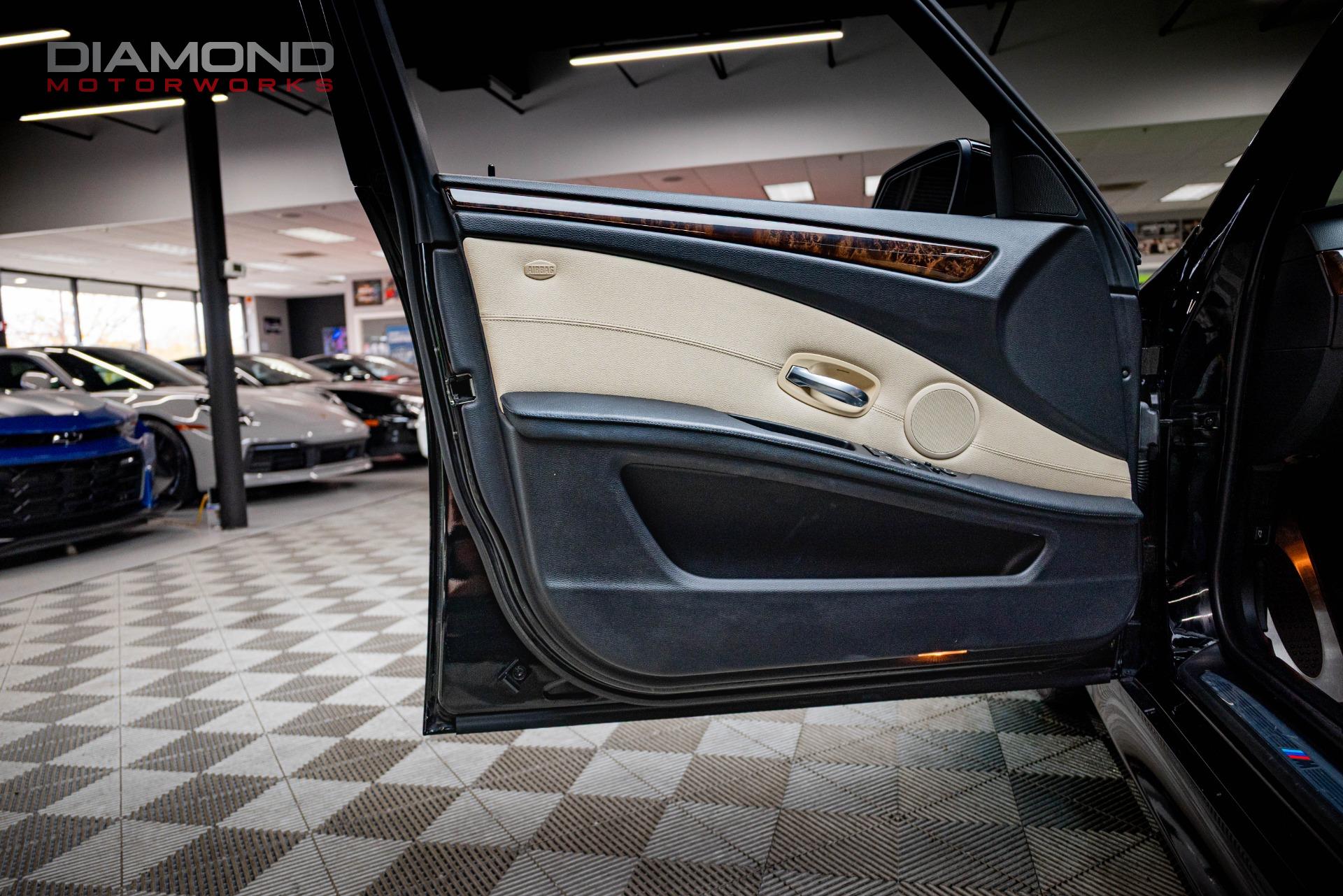 2010 BMW 550I - Image 13