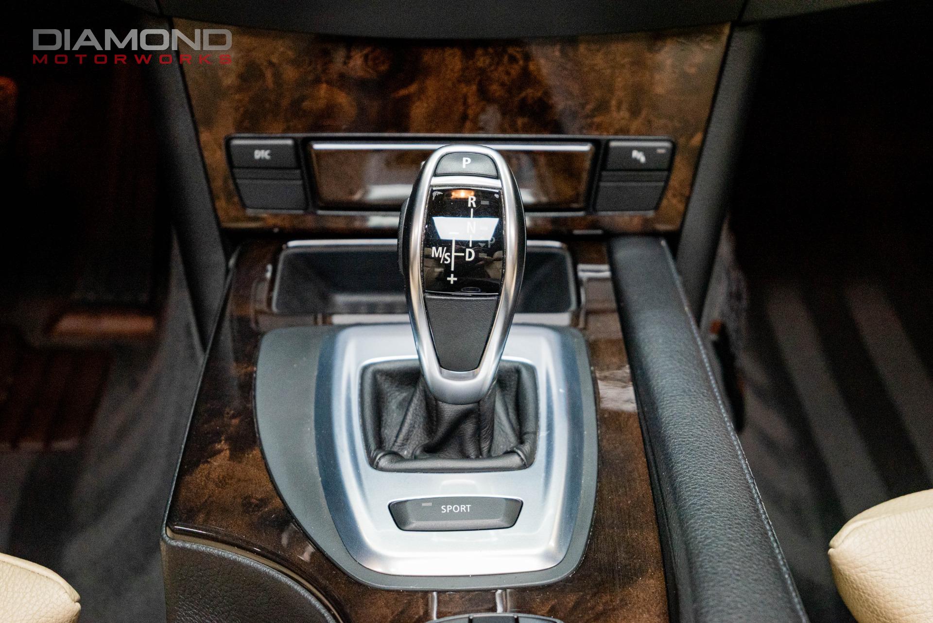 2010 BMW 550I - Image 15