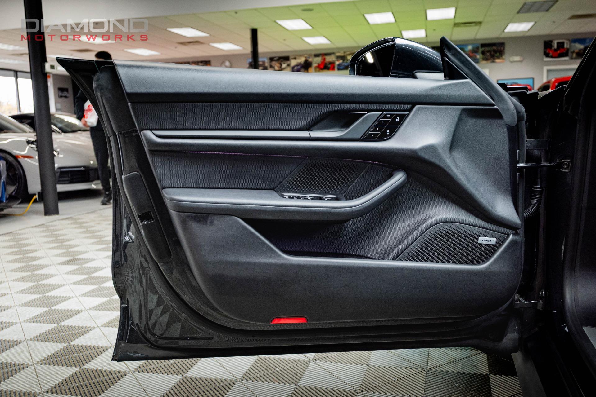 2021 PORSCHE TAYCAN - Image 14