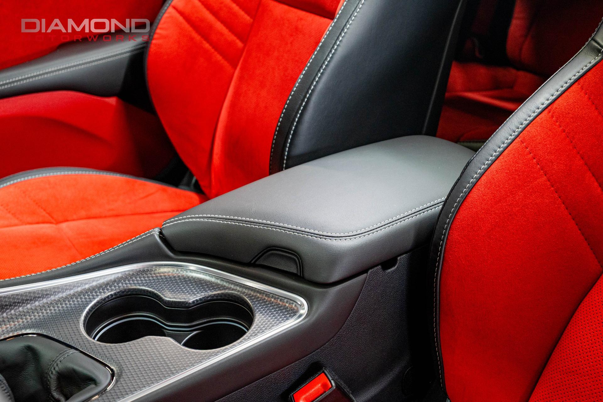 2015 Dodge Challenger SRT - Photo 105