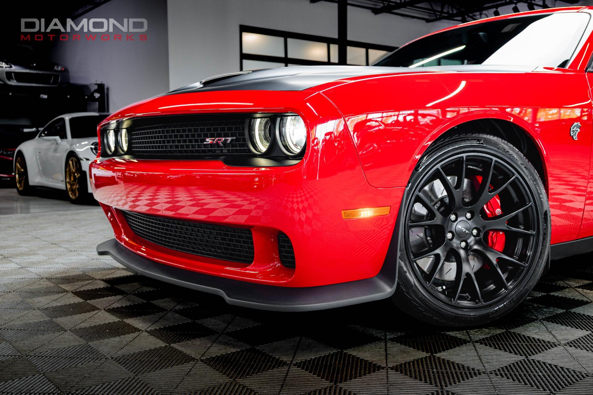 2015 Dodge Challenger SRT - Photo 14