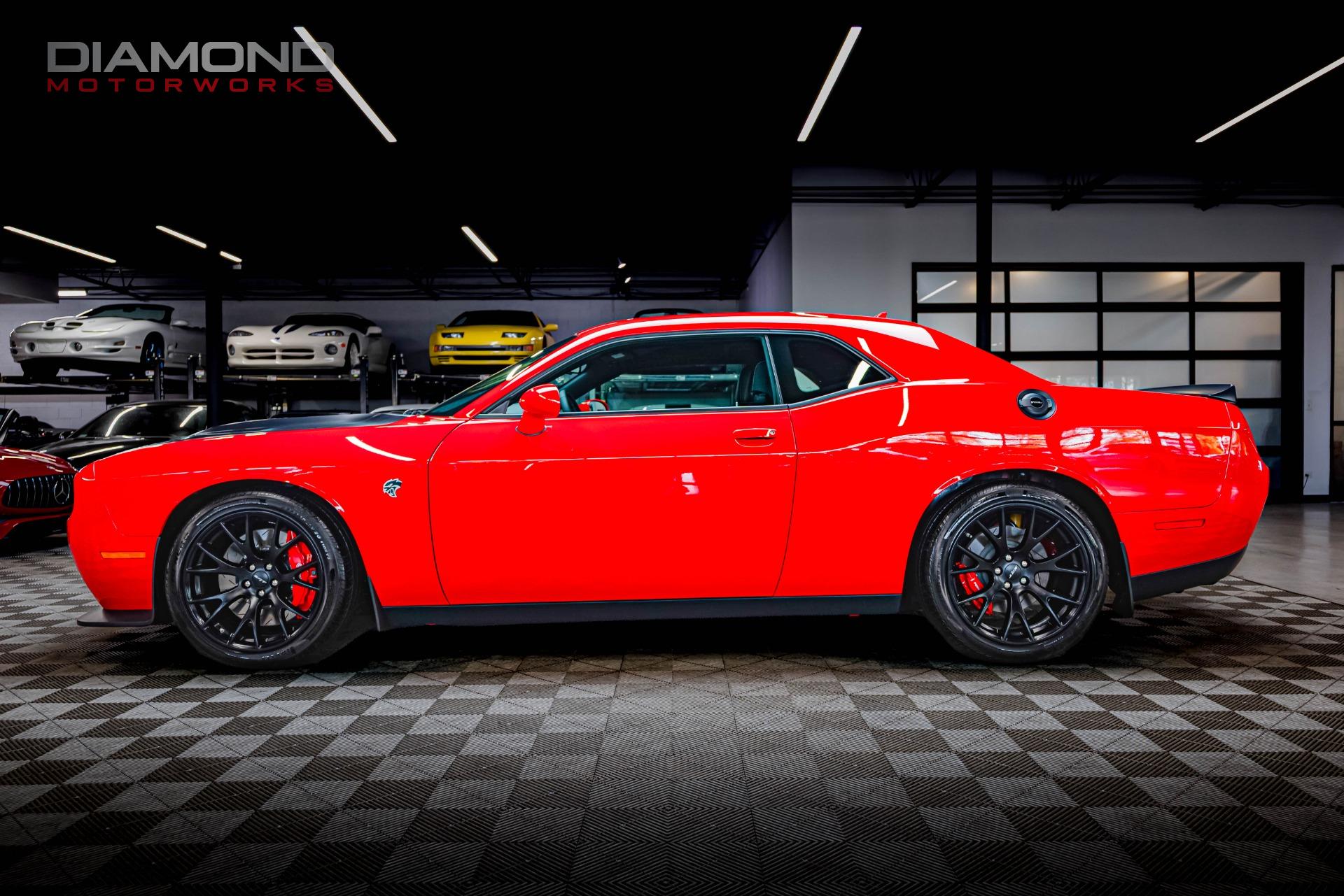 2015 Dodge Challenger SRT - Photo 17