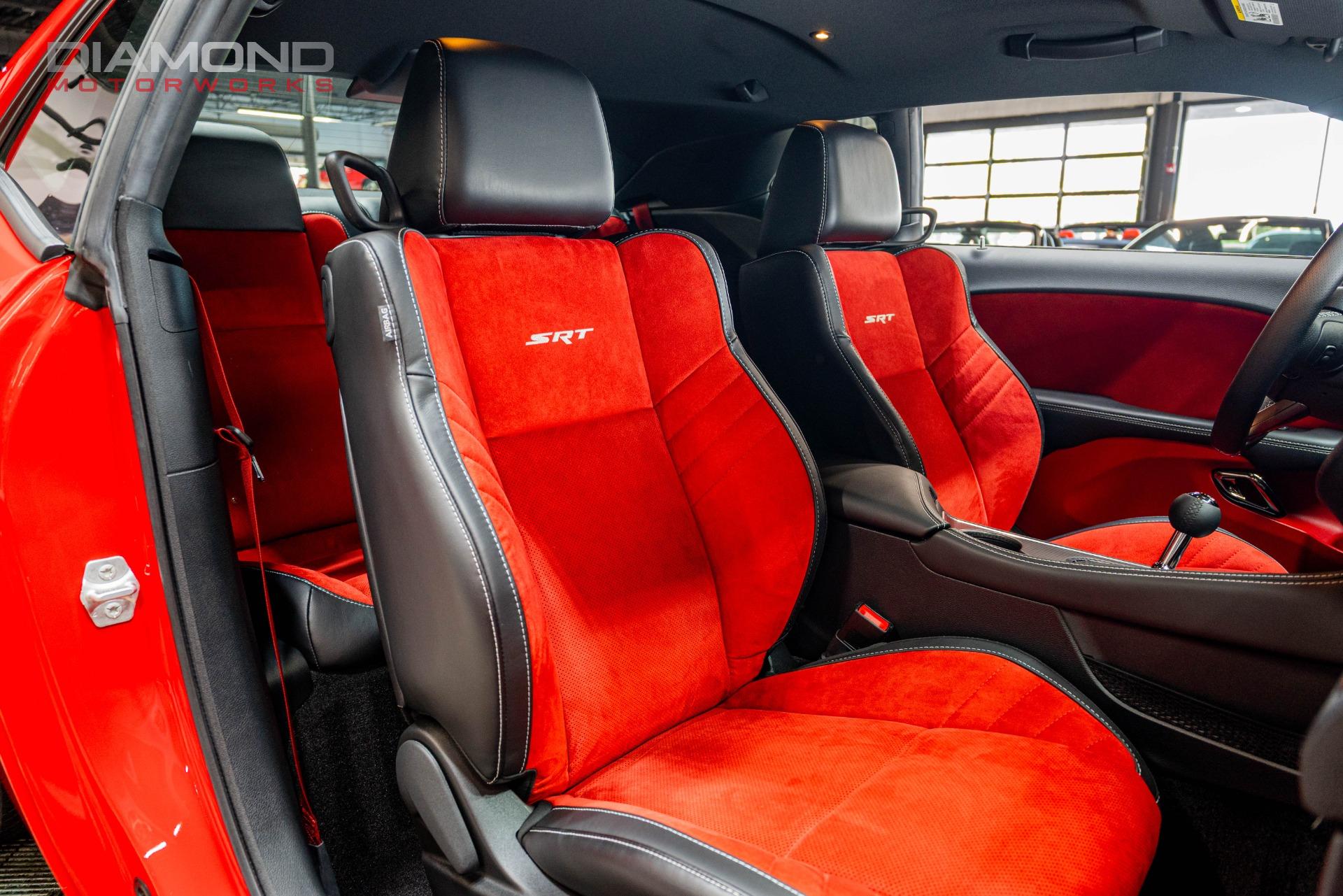 2015 Dodge Challenger SRT - Photo 23