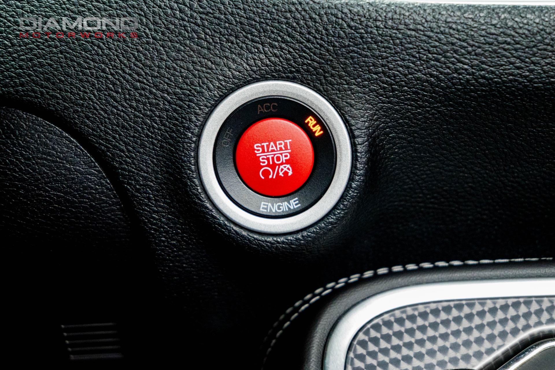 2015 Dodge Challenger SRT - Photo 24
