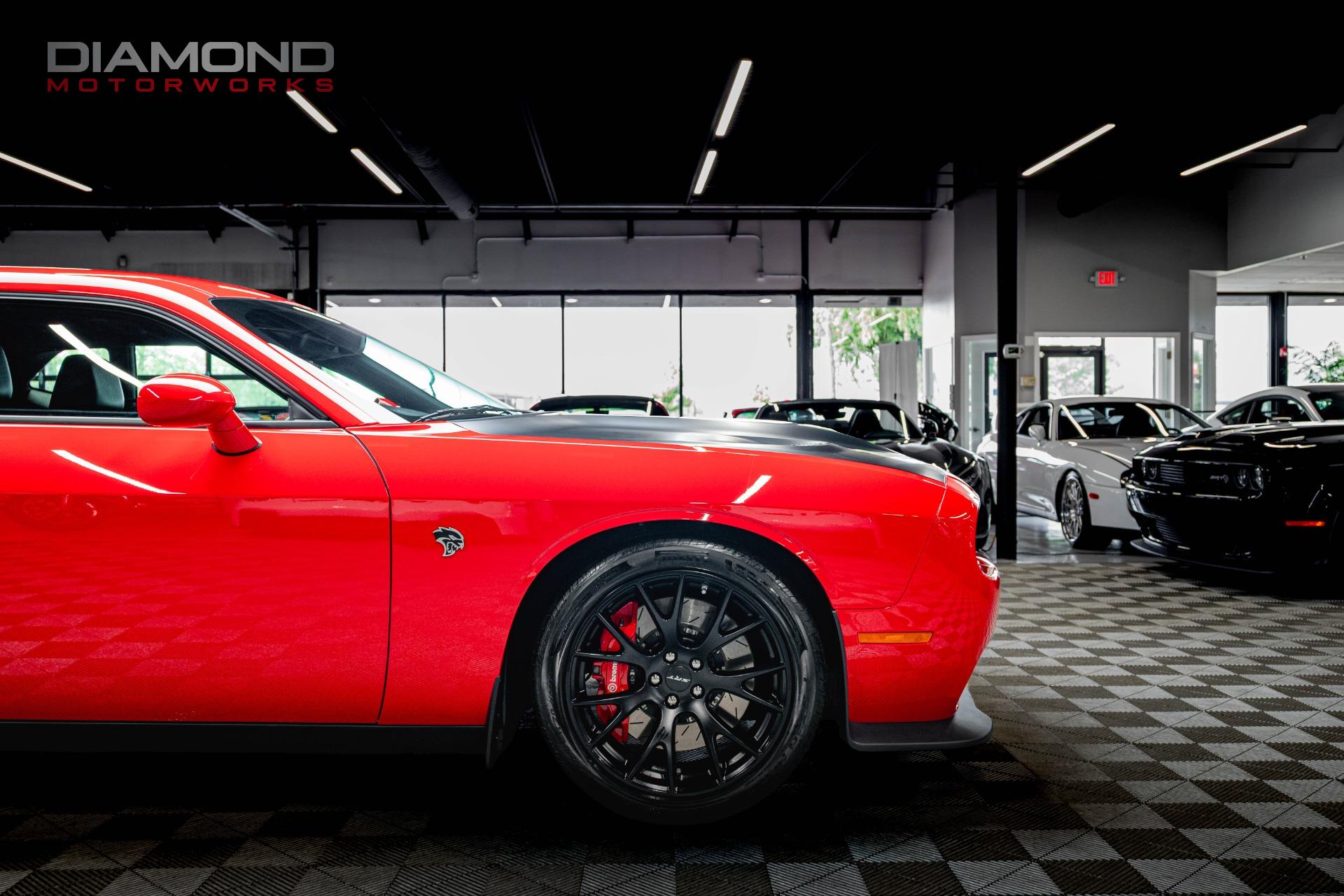 2015 Dodge Challenger SRT - Photo 31