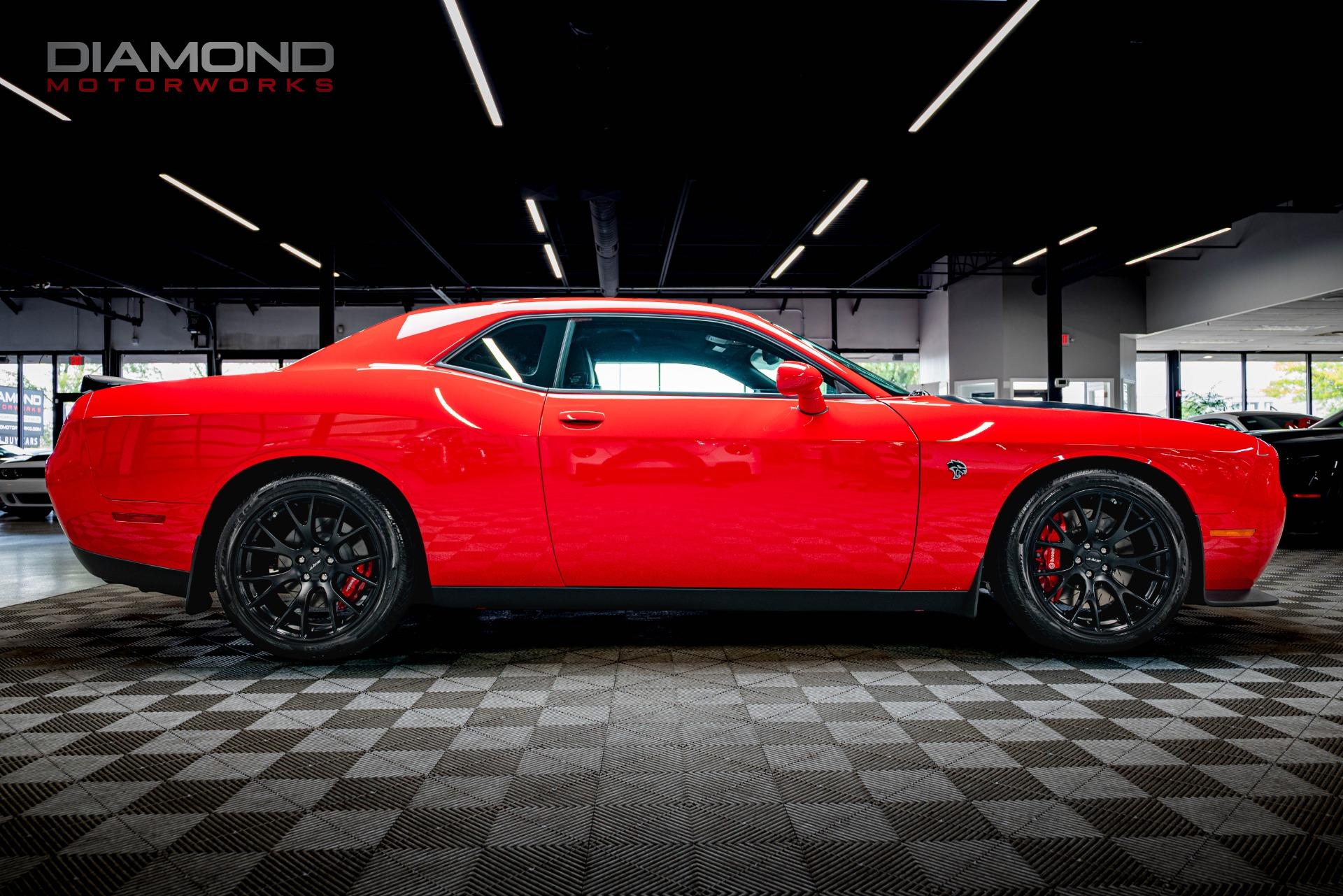 2015 Dodge Challenger SRT - Photo 32