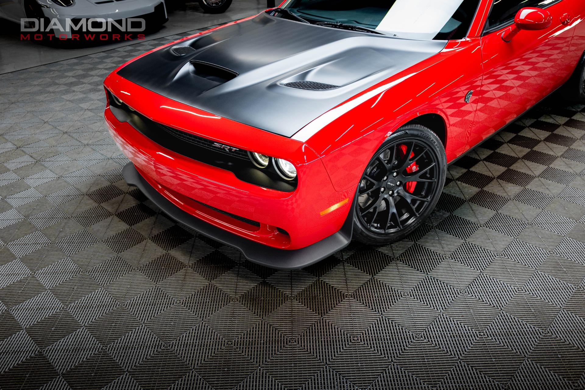2015 Dodge Challenger SRT - Photo 8